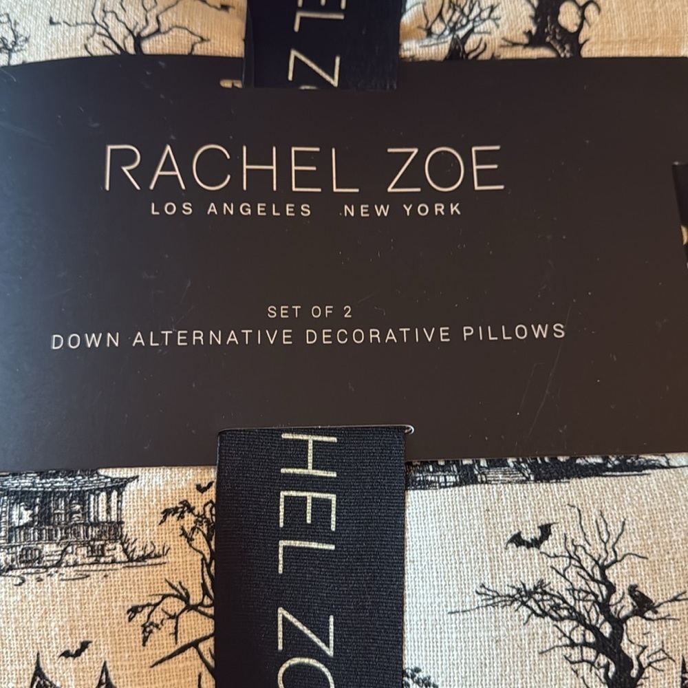 RACHEL ZOE 2PK Halloween bat haunted house throw pillow 20x20 ๐๏ธ๐ป๐ฆ - Picture 4 of 8